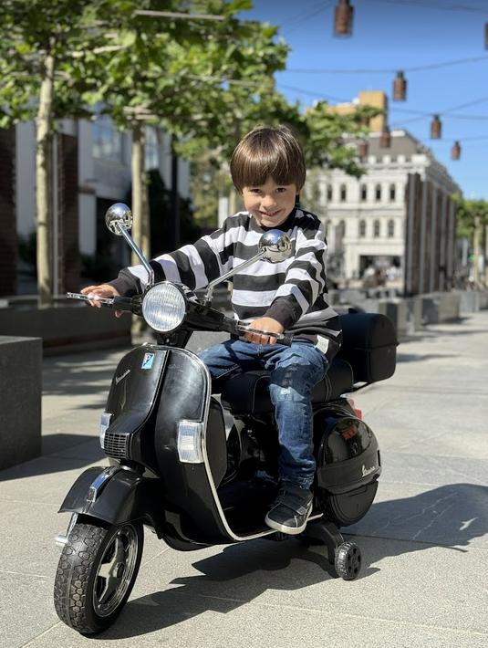 Scooter électrique pour enfants avec siège en cuir, lumières réelles