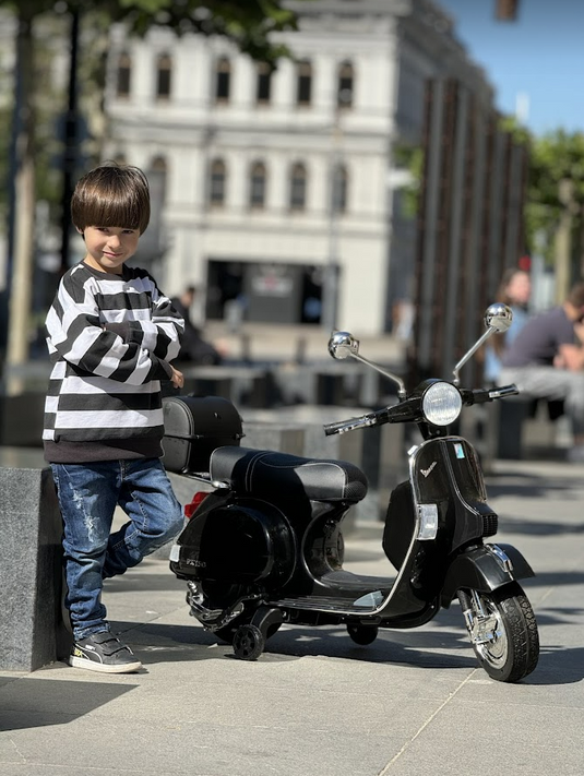 Scooter électrique pour enfants avec siège en cuir, lumières réelles